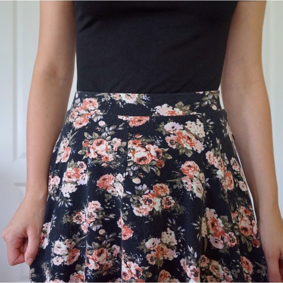 FLORAL HIGH WAISTED SKATER SKIRT - Picture 4 of 6